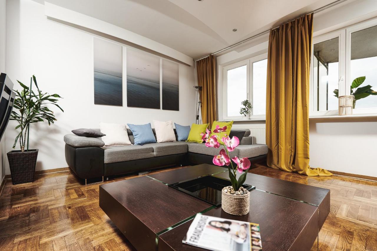 Lumina Spacious Apartment Near The Railway Station Varşovia Exterior foto