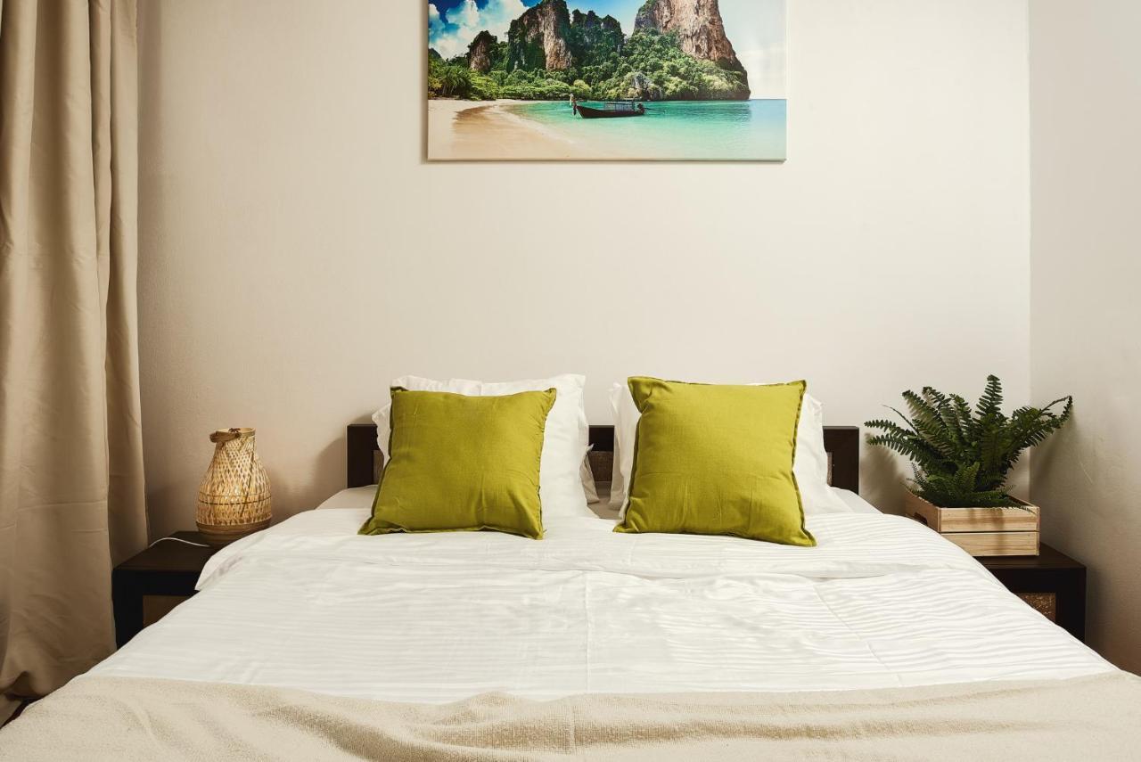 Lumina Spacious Apartment Near The Railway Station Varşovia Exterior foto